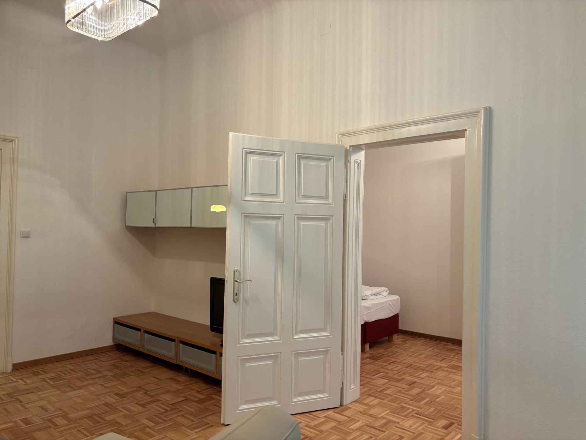 Carlton Suites Wina Bagian luar foto