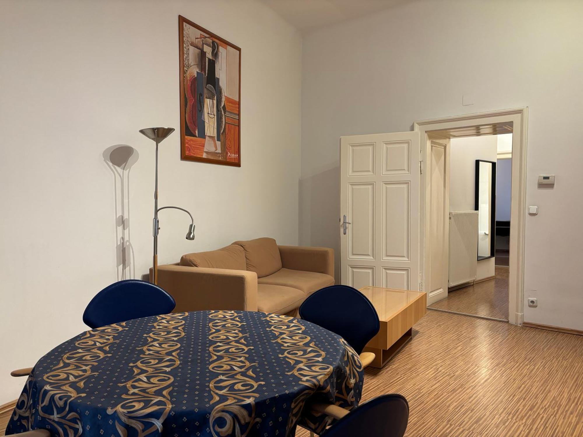 Carlton Suites Wina Bagian luar foto