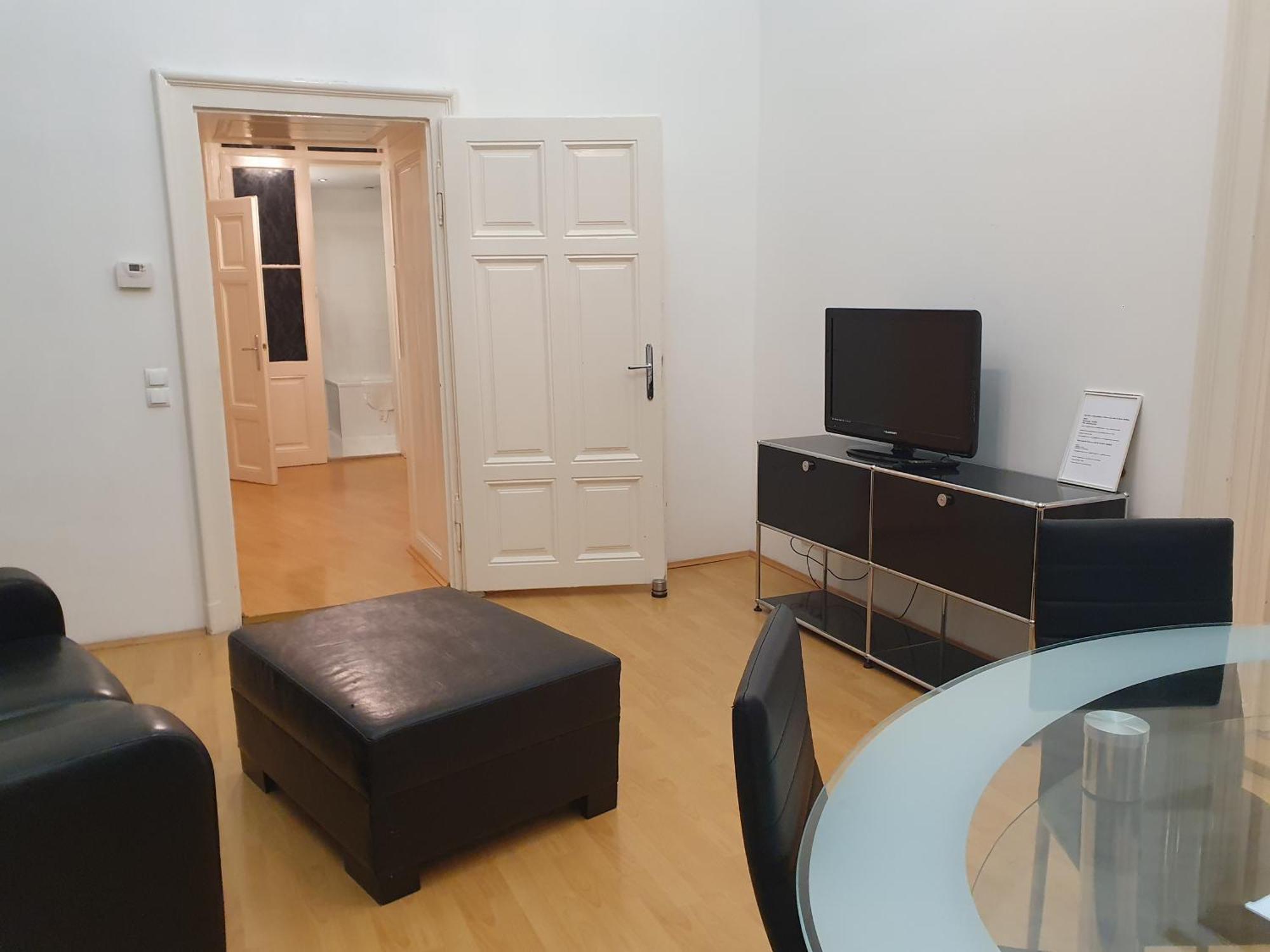 Carlton Suites Wina Bagian luar foto