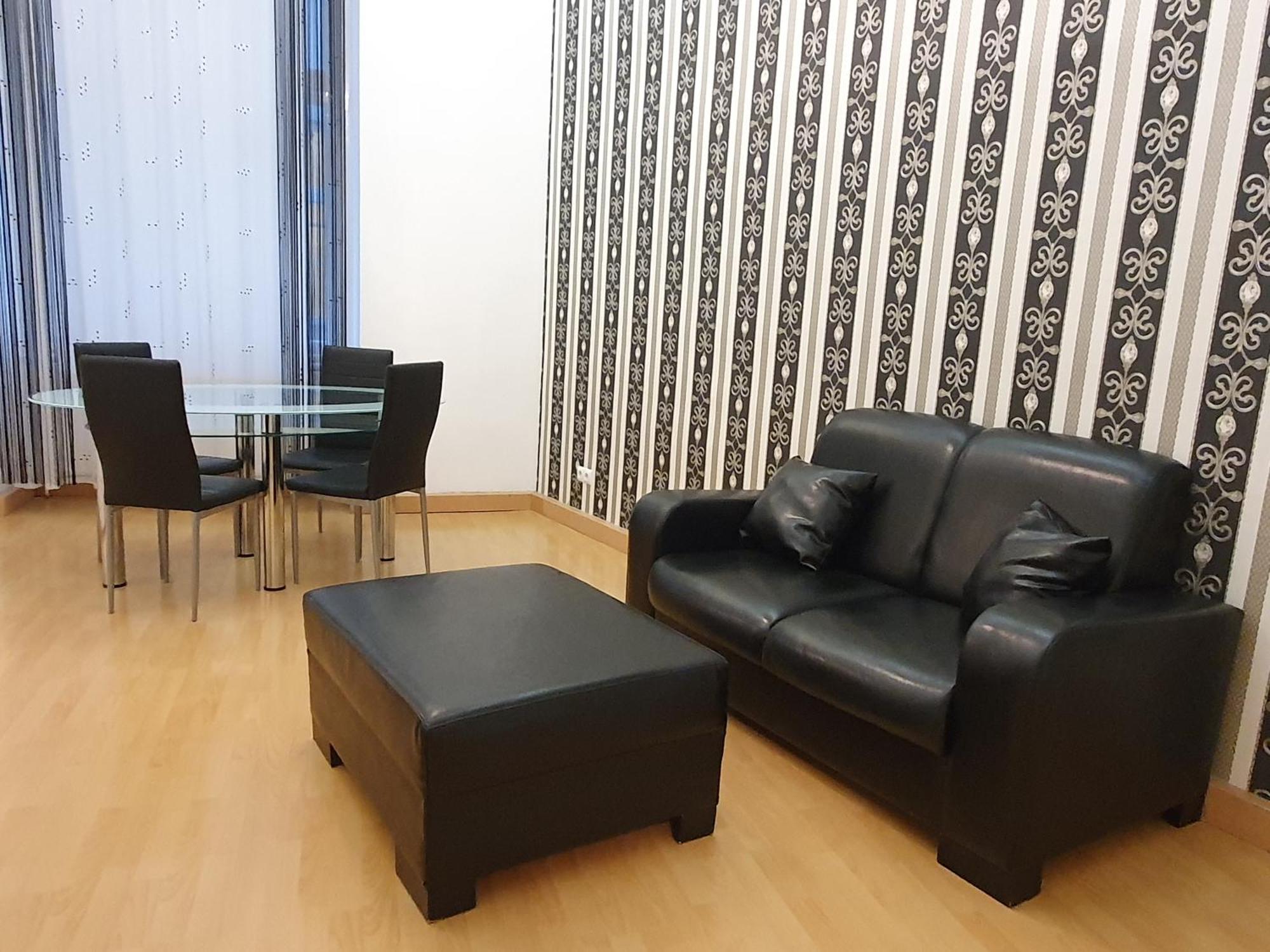 Carlton Suites Wina Bagian luar foto