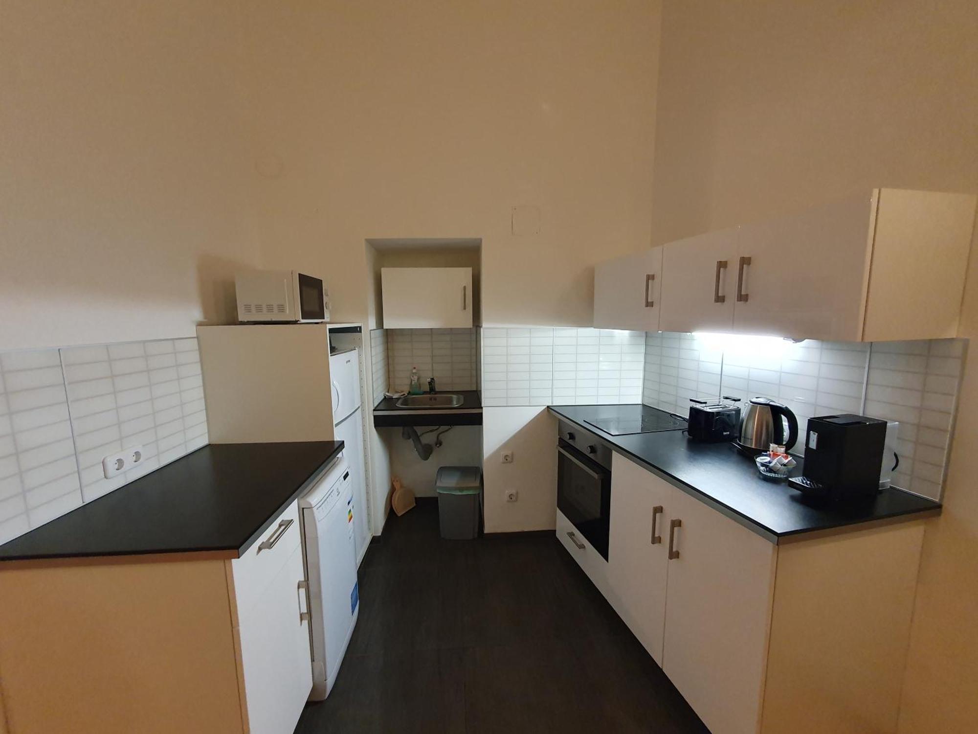 Carlton Suites Wina Bagian luar foto