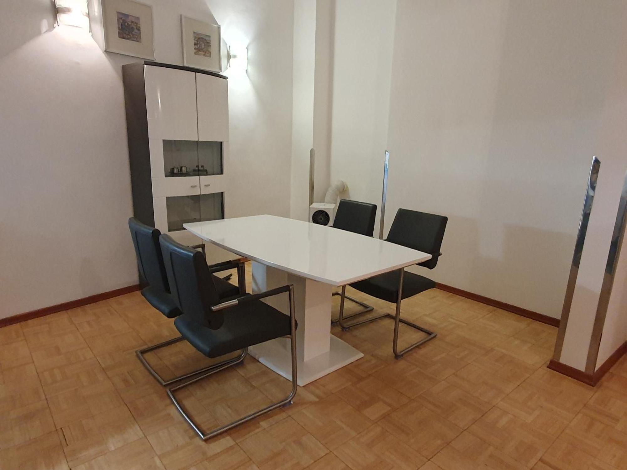 Carlton Suites Wina Bagian luar foto