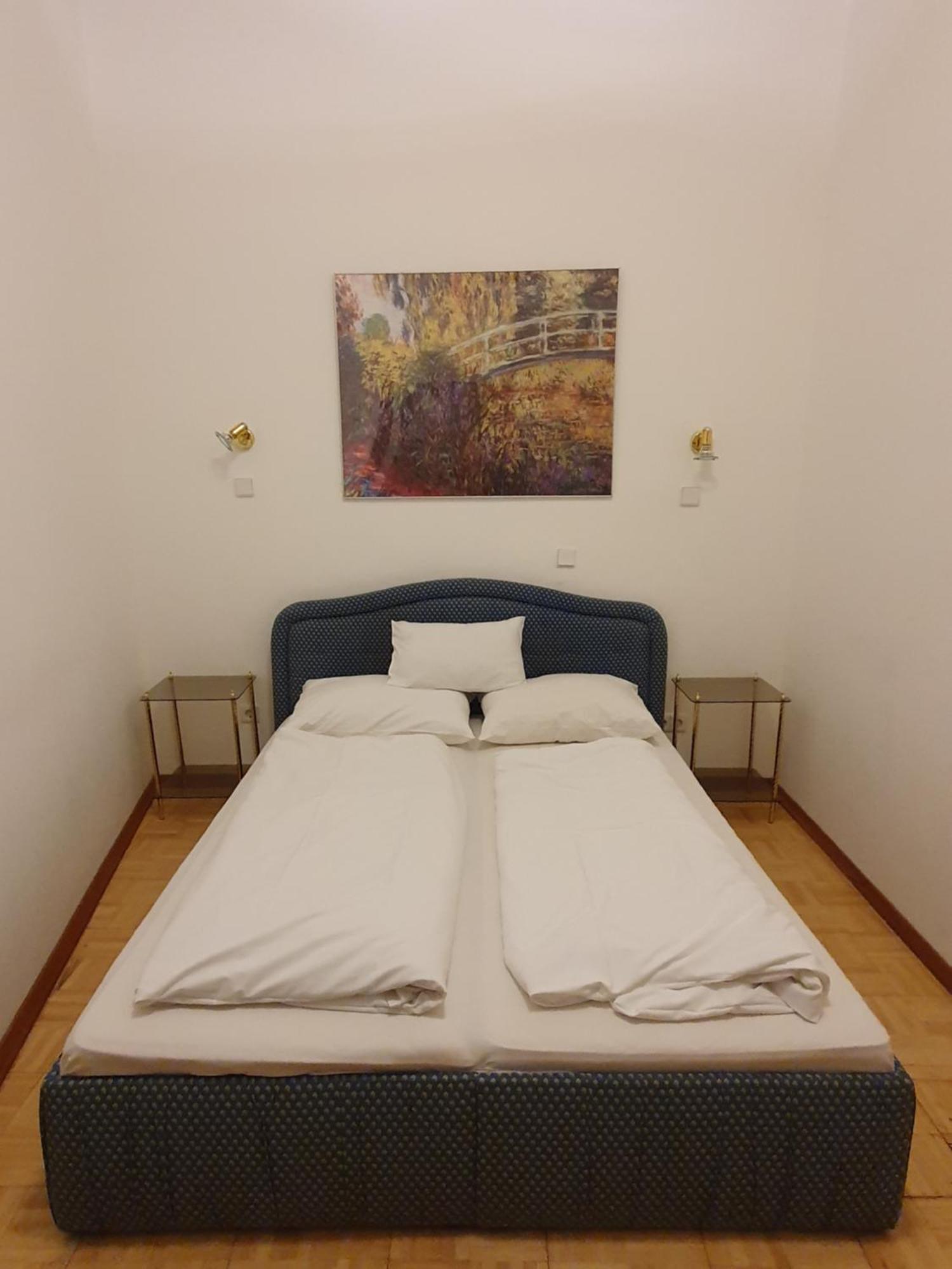 Carlton Suites Wina Bagian luar foto