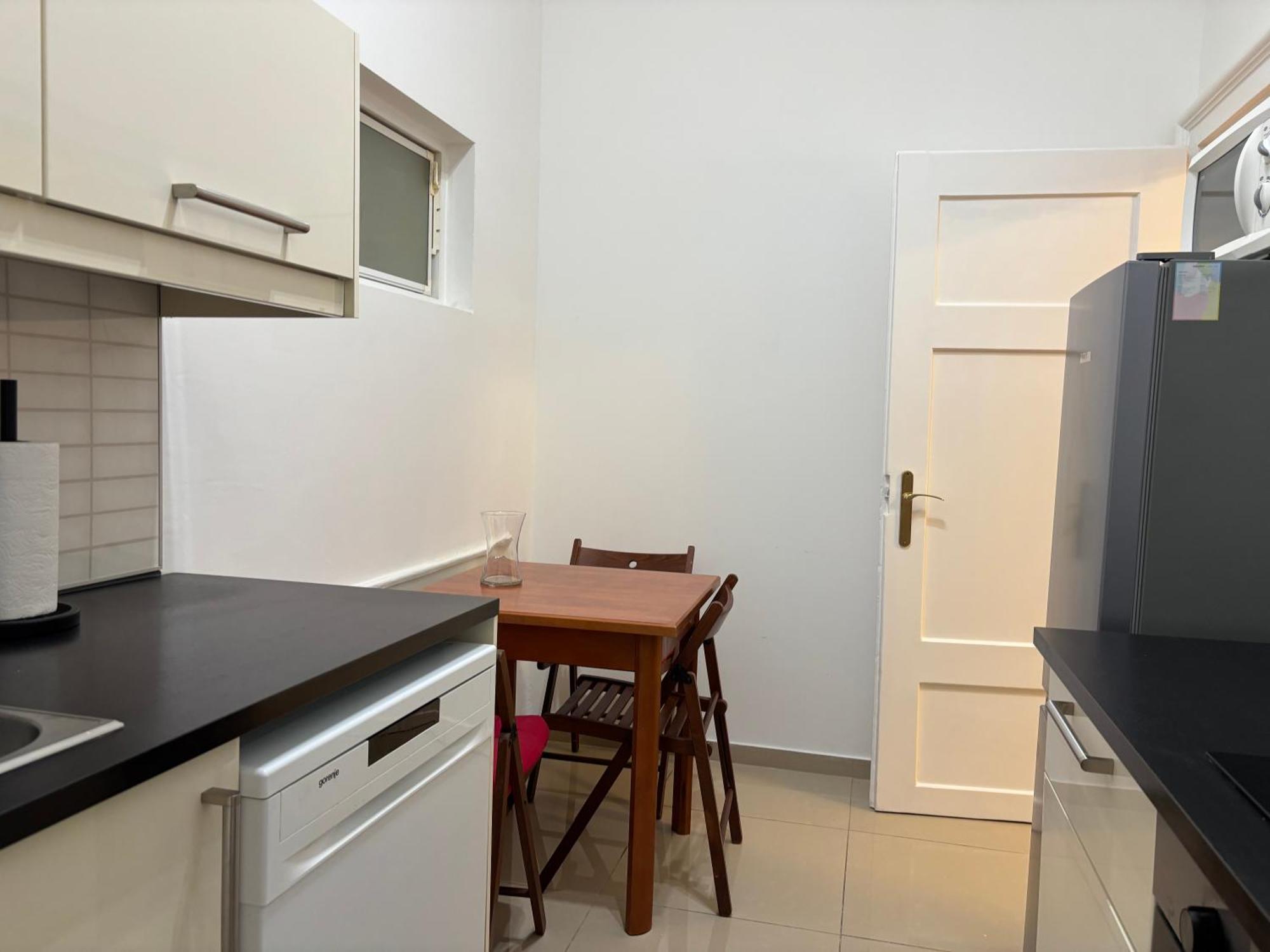 Carlton Suites Wina Bagian luar foto
