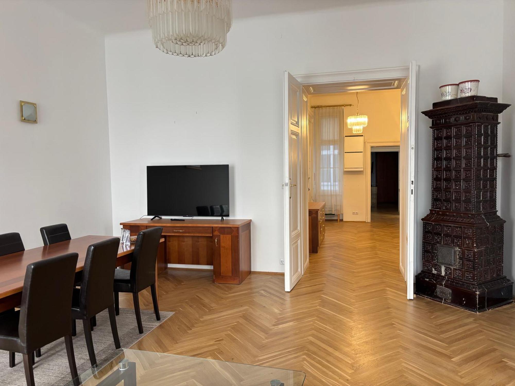 Carlton Suites Wina Bagian luar foto