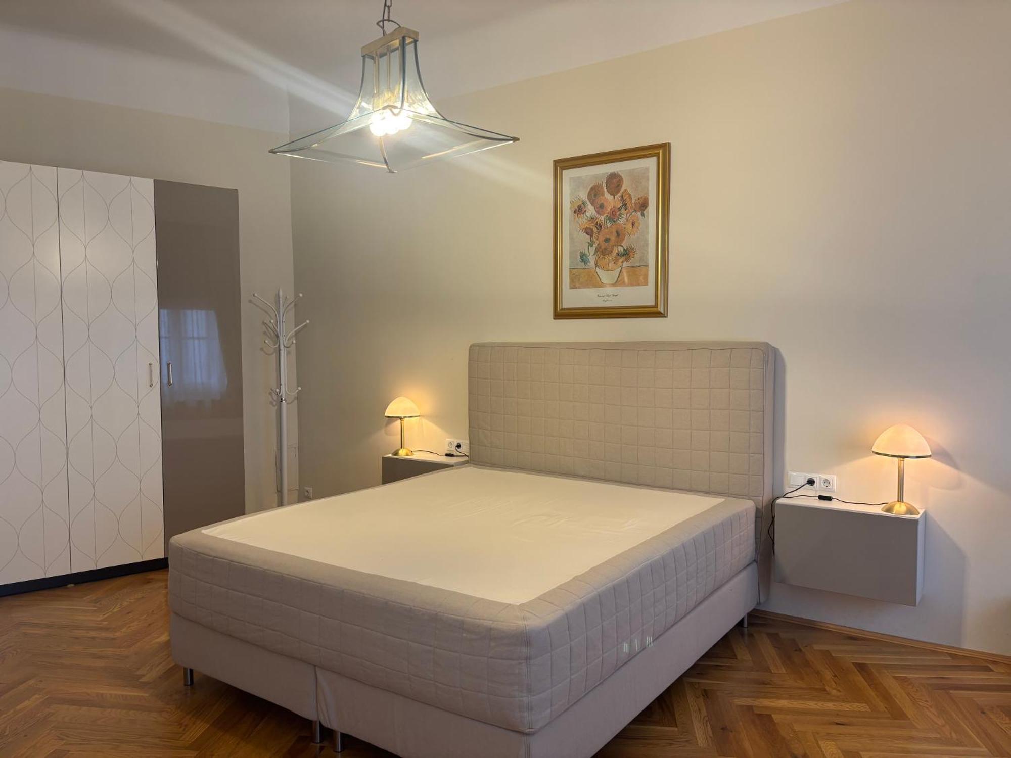 Carlton Suites Wina Bagian luar foto
